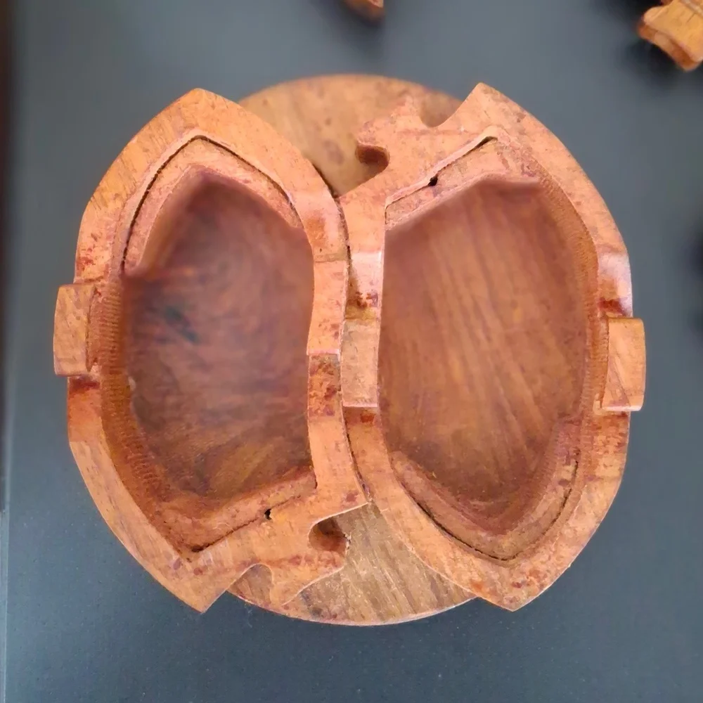 Fish-Shaped Puzzle Box with Hidden Compartments - Picture 4 of 8